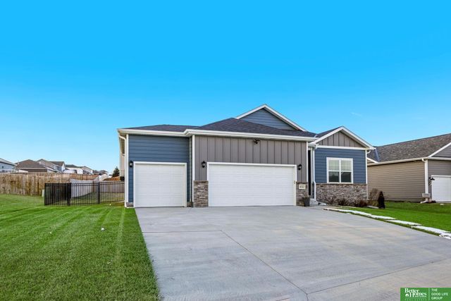 8522 S 63rd Street, Papillion, NE 68157