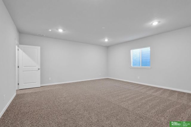 8522 S 63rd Street, Papillion, NE 68157