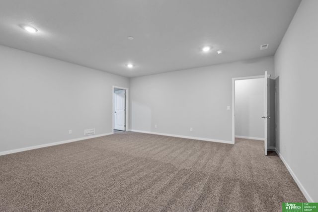 8522 S 63rd Street, Papillion, NE 68157