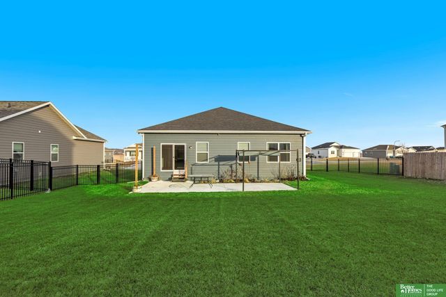 8522 S 63rd Street, Papillion, NE 68157