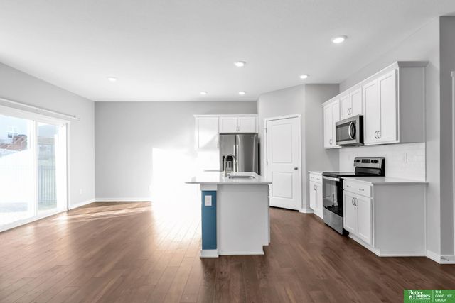 8522 S 63rd Street, Papillion, NE 68157