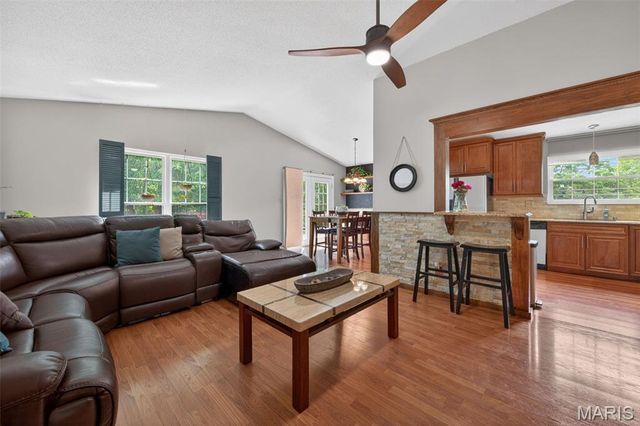 100 Holly Green Drive, Ballwin, MO 63021