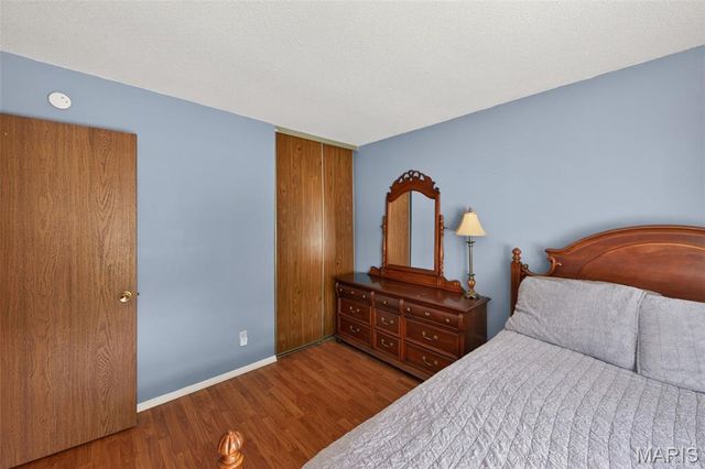 100 Holly Green Drive, Ballwin, MO 63021