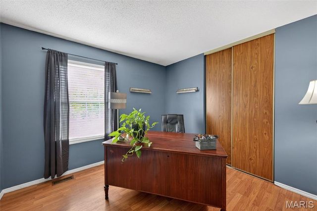 100 Holly Green Drive, Ballwin, MO 63021