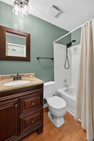100 Holly Green Drive, Ballwin, MO 63021