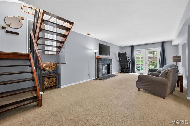 100 Holly Green Drive, Ballwin, MO 63021