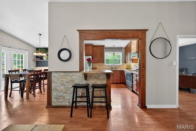 100 Holly Green Drive, Ballwin, MO 63021