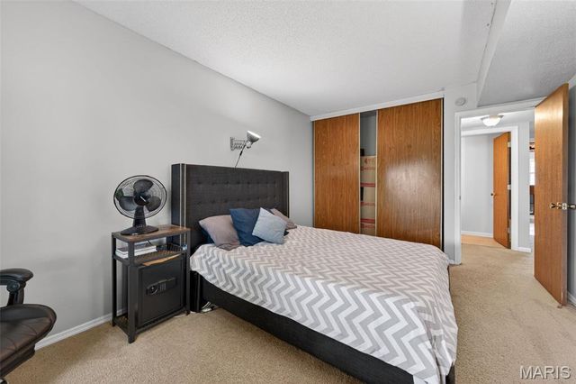 100 Holly Green Drive, Ballwin, MO 63021