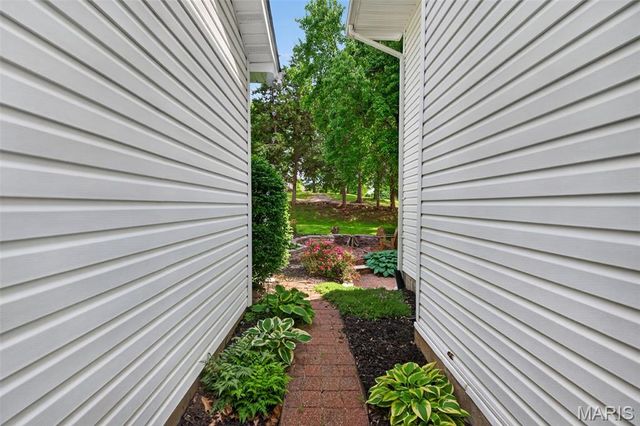 100 Holly Green Drive, Ballwin, MO 63021