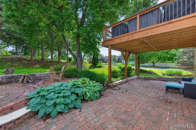 100 Holly Green Drive, Ballwin, MO 63021