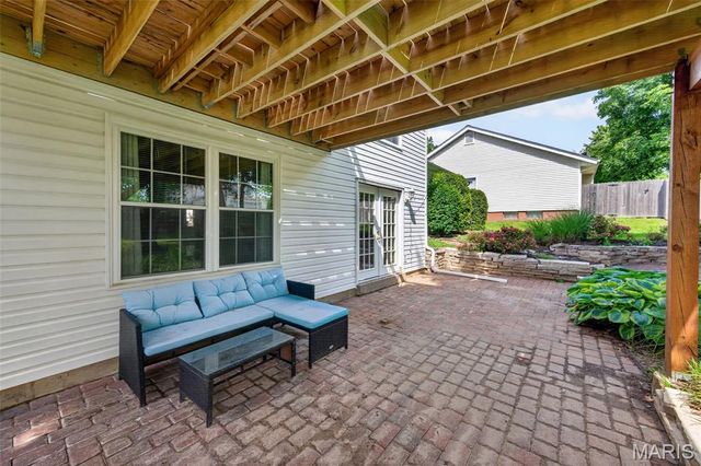 100 Holly Green Drive, Ballwin, MO 63021