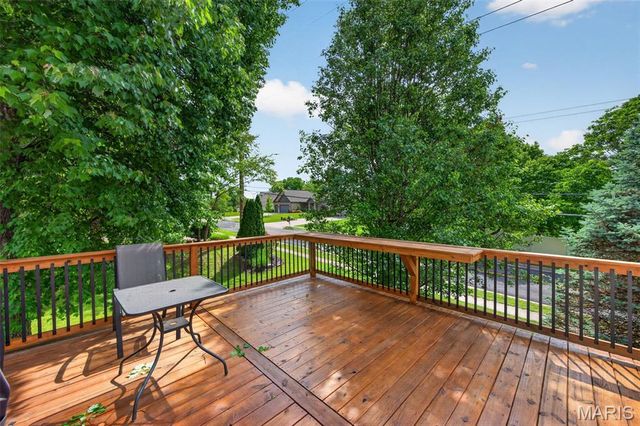 100 Holly Green Drive, Ballwin, MO 63021