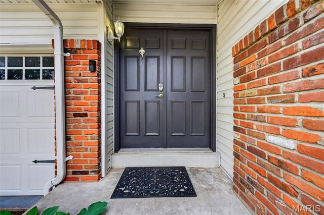 100 Holly Green Drive, Ballwin, MO 63021