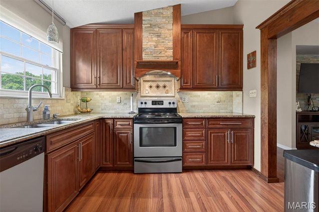 100 Holly Green Drive, Ballwin, MO 63021