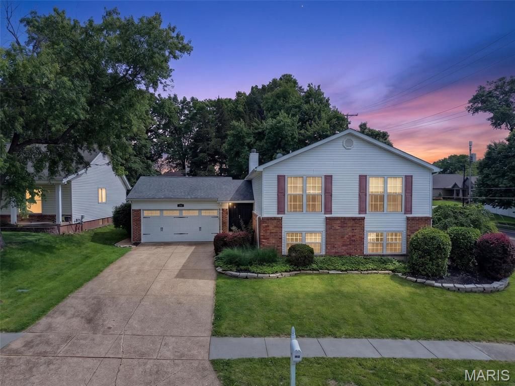 100 Holly Green Drive, Ballwin, MO 63021