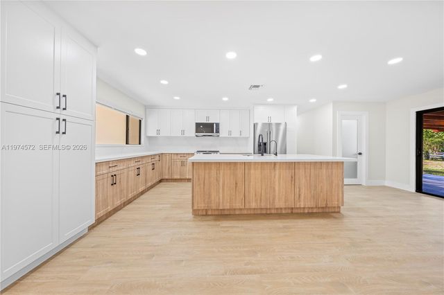 15131 SW 31st Ct, Davie, FL 33331