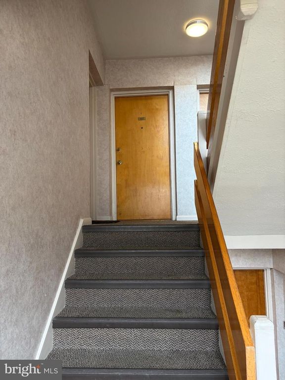 Image 2 of property listing at 11514 BUCKNELL DR #102, Silver Spring, MD 20902