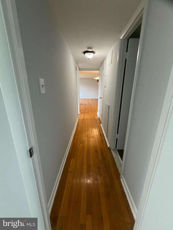 Image 11 of property listing at 11514 BUCKNELL DR #102, Silver Spring, MD 20902