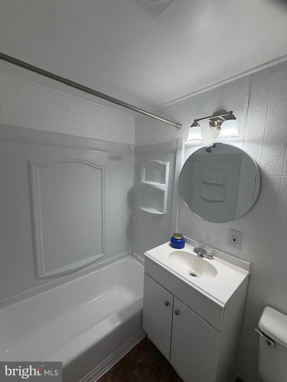 Image 19 of property listing at 11514 BUCKNELL DR #102, Silver Spring, MD 20902