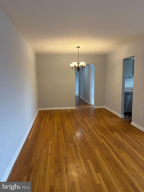 Image 7 of property listing at 11514 BUCKNELL DR #102, Silver Spring, MD 20902