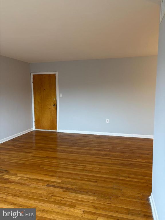 Image 8 of property listing at 11514 BUCKNELL DR #102, Silver Spring, MD 20902