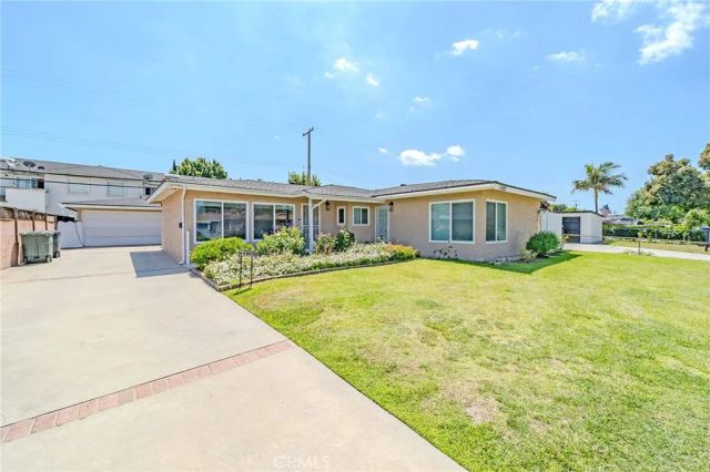 11902 206th, Lakewood, CA 90715