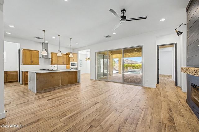 17864 W AMBERWOOD Drive, Goodyear, AZ 85338