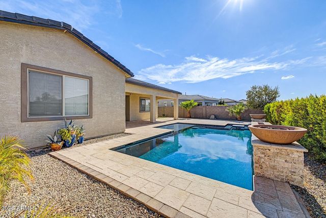 17864 W AMBERWOOD Drive, Goodyear, AZ 85338