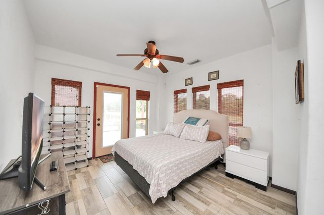 6510 Wig Street, San Leon, TX 77539