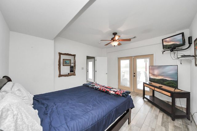 6510 Wig Street, San Leon, TX 77539