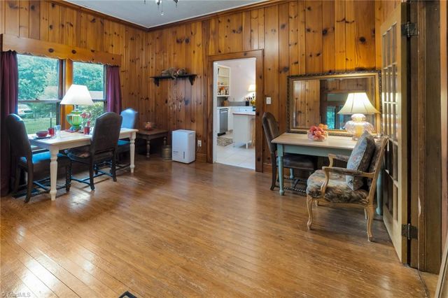 2103 N Thomas Avenue, Newton, NC 28658
