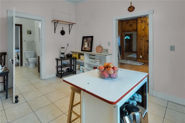 2103 N Thomas Avenue, Newton, NC 28658