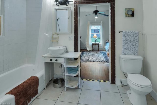 2103 N Thomas Avenue, Newton, NC 28658