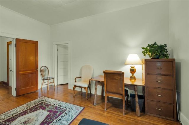 2103 N Thomas Avenue, Newton, NC 28658