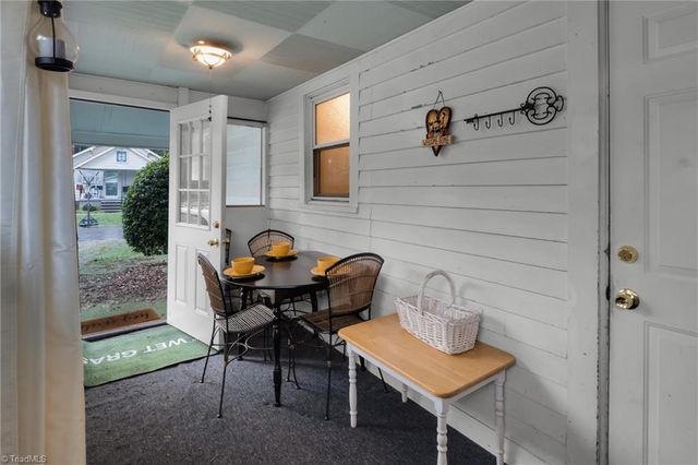 2103 N Thomas Avenue, Newton, NC 28658
