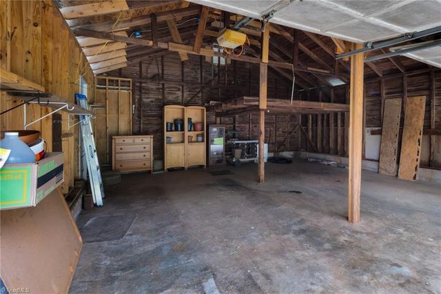 2103 N Thomas Avenue, Newton, NC 28658