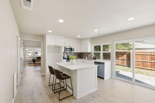 2902 Lancer Lane, Garland, TX 75044