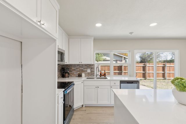 2902 Lancer Lane, Garland, TX 75044