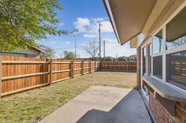 2902 Lancer Lane, Garland, TX 75044