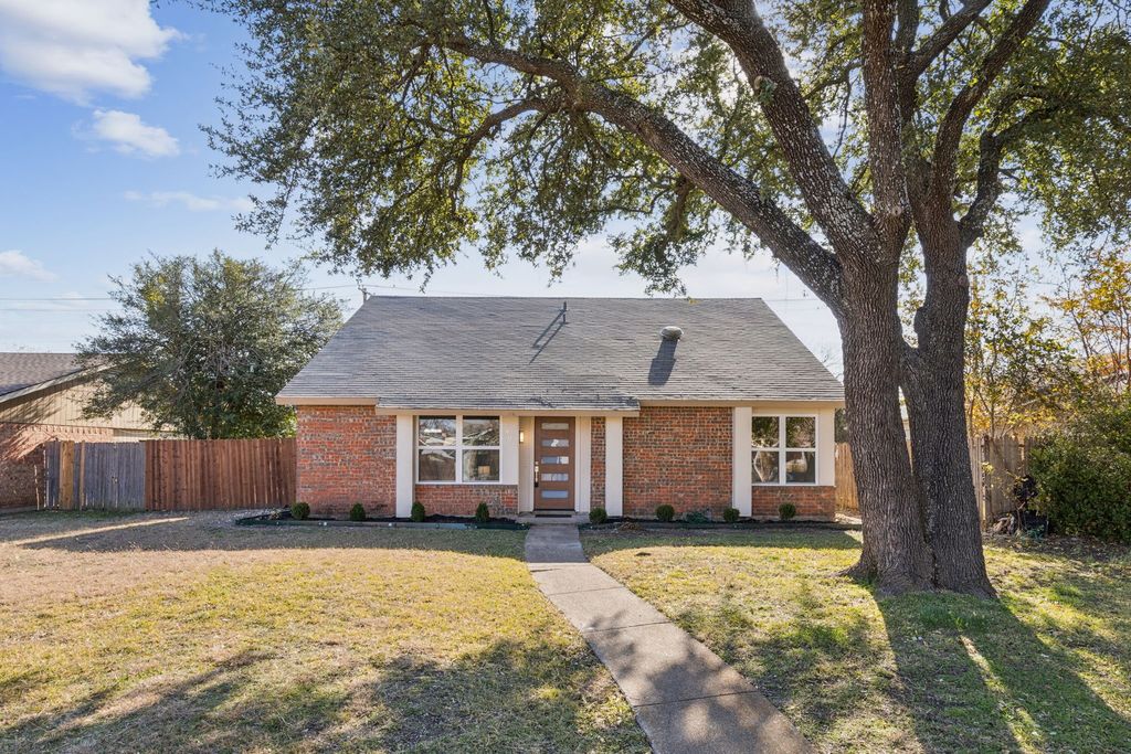 2902 Lancer Lane, Garland, TX 75044
