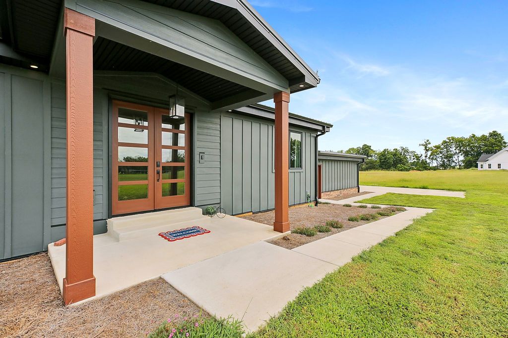 303 S Dry Fork Rd, Gallatin, TN 37066
