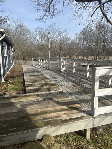 102 Rock Church Cemetery Rd, Charlotte, TN 37036