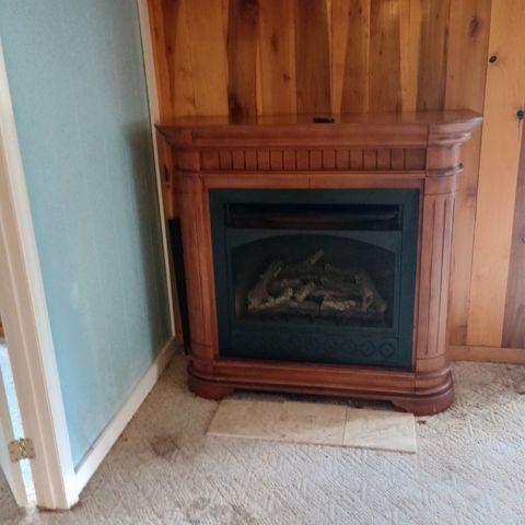 102 Rock Church Cemetery Rd, Charlotte, TN 37036