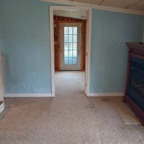 102 Rock Church Cemetery Rd, Charlotte, TN 37036