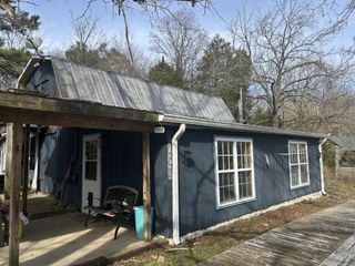 102 Rock Church Cemetery Rd, Charlotte, TN 37036