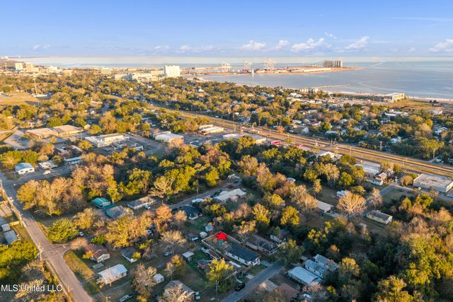 1108 Woodward Avenue, Gulfport, MS 39501