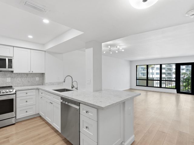 5000 N Ocean Blvd Apt 306, Lauderdale By The Sea, FL 33308