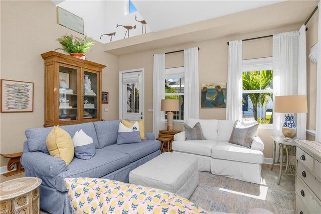7286 Saona CT, Naples, FL 34113