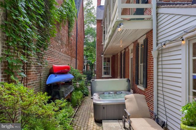 233 N MARY ST, Lancaster, PA 17603