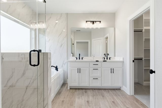 412 E Ball Street, Tom Bean, TX 75491